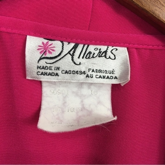 D’allairds Vintage Pink Long Sleeve Collared Top w/ Gold Hardware size 1X - Picture 6 of 7